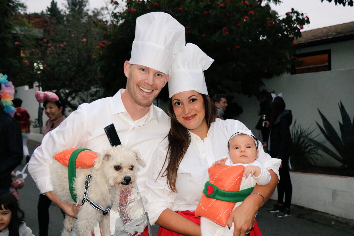 AngeliqueCabral's tweet photo. Sushi anyone??? ๐ฃ๐ฃ๐ฃ๐ฃ#HappyHalloween #AdelaideIsTheRice #SushiChefs #WeMadeHer #Literally https://t.co/emgDNOBV1L