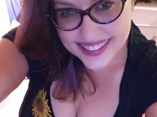 WebcamWomencouk's tweet photo. #Teasingmilf, 48yo #camgirl Curvaceous body, 38DD/E tits, Green eyes and Dyed hair. https://t.co/FbTTvIGEEk