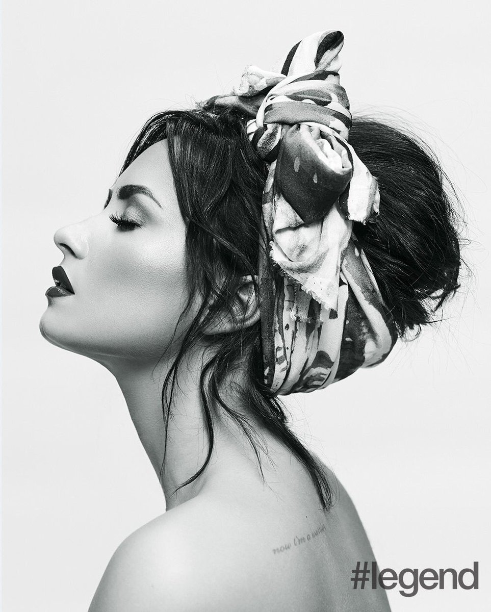 LovatoCrowd's tweet photo. #Legend 😍
#DemiLovato https://t.co/TDSevrzS6F