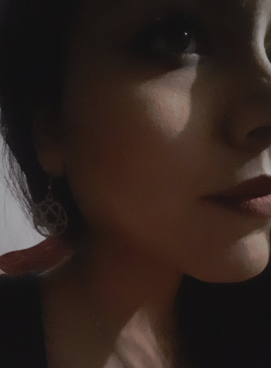 SoullessDiaboli's tweet image. Esto es lo más cerca que estaré de HIM el día de hoy.
#PaQueNacía #ValeVergaLaVida
#PosMeMato