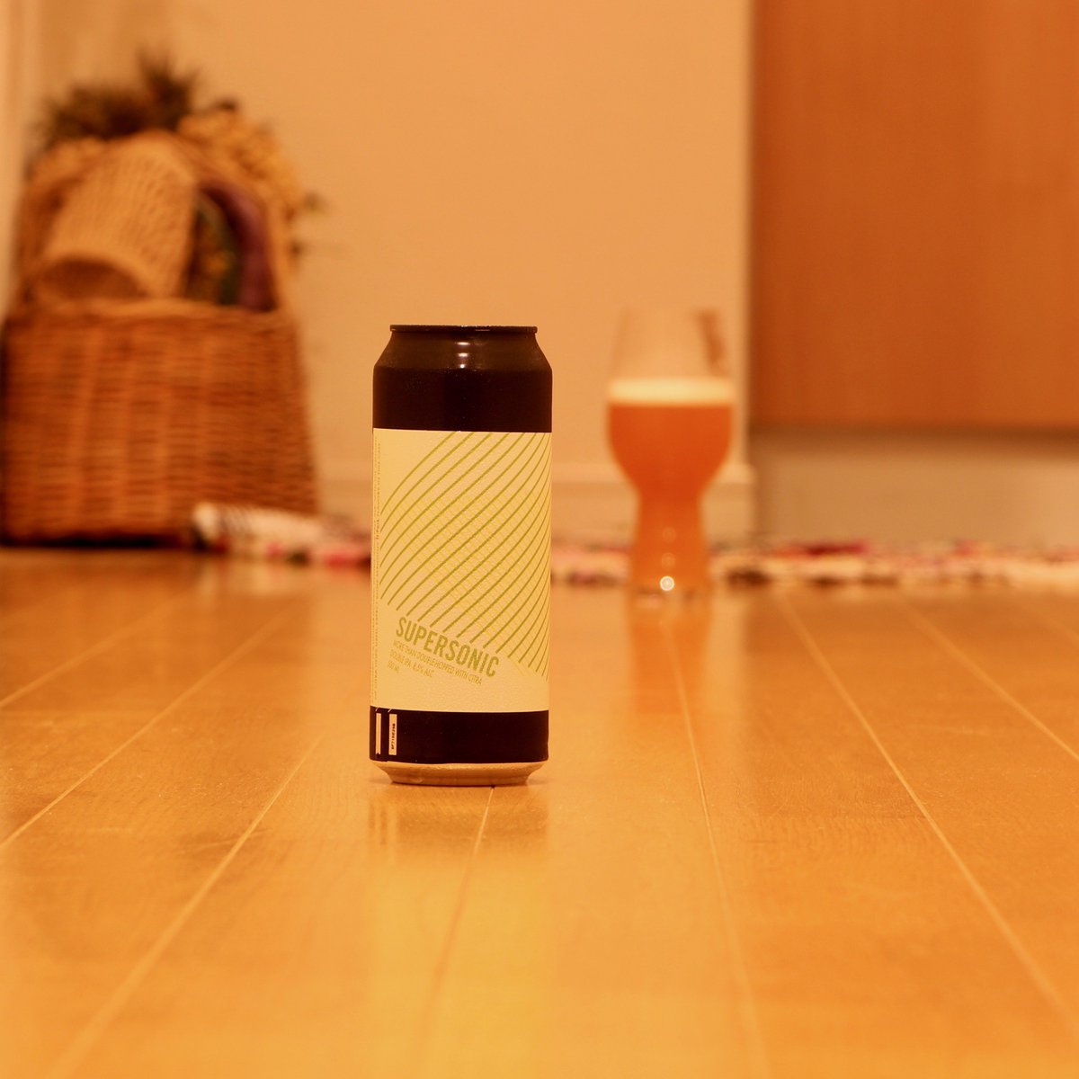 coaster_beer's tweet photo. Supersonic! Double dry-hopped with Citra, this beer has the perfect blend of fruitiness and hops to give it a nice smooth taste. #クラフトビール https://t.co/ddMpGzTbJV