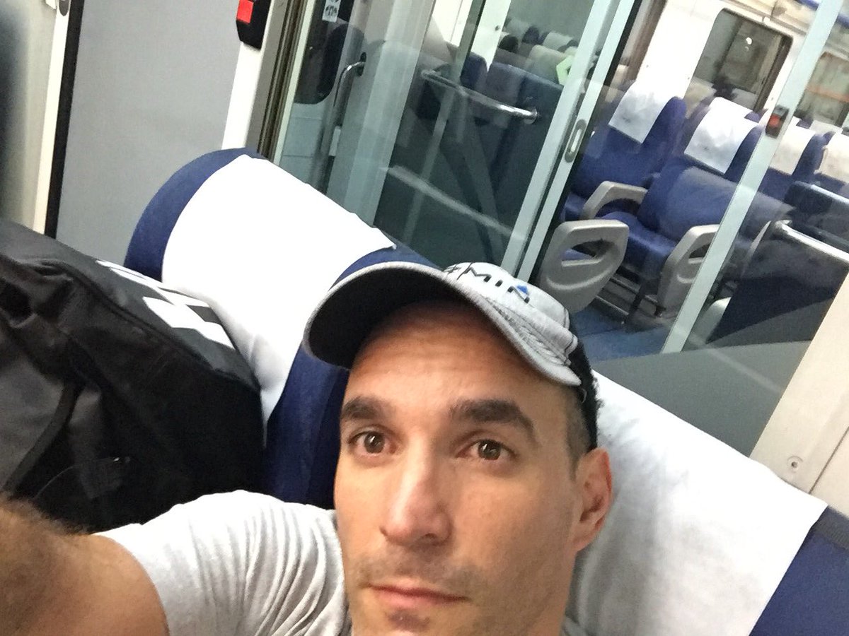 GUARDIAREAL's tweet photo. En el tren de #aguilas a #murcia. Destino final #maputo en #mozambique. #luchaportussueños.
@DecathlonES @AYUNTAGUILAS @abc_es @DaniyFloTV https://t.co/tfvbuu7xR0