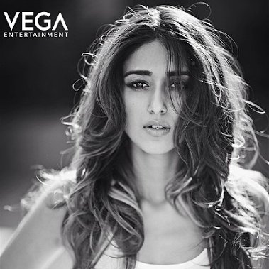 Vega Entertainment Wishes a Very Happy Birthday To Actress D\Cruz 