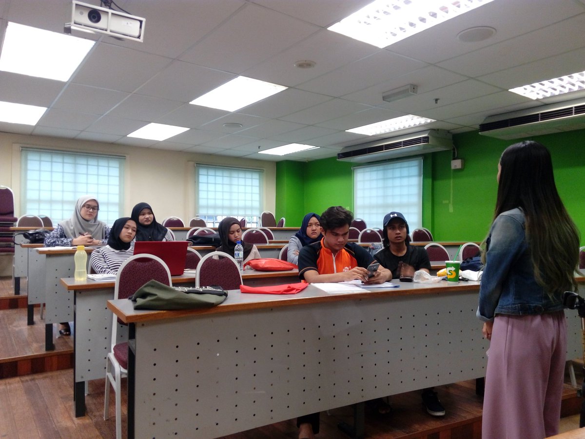 specter_ltd's tweet photo. Live update of meeting.
The team listening intently to the project leader. https://t.co/eNMfKko44D