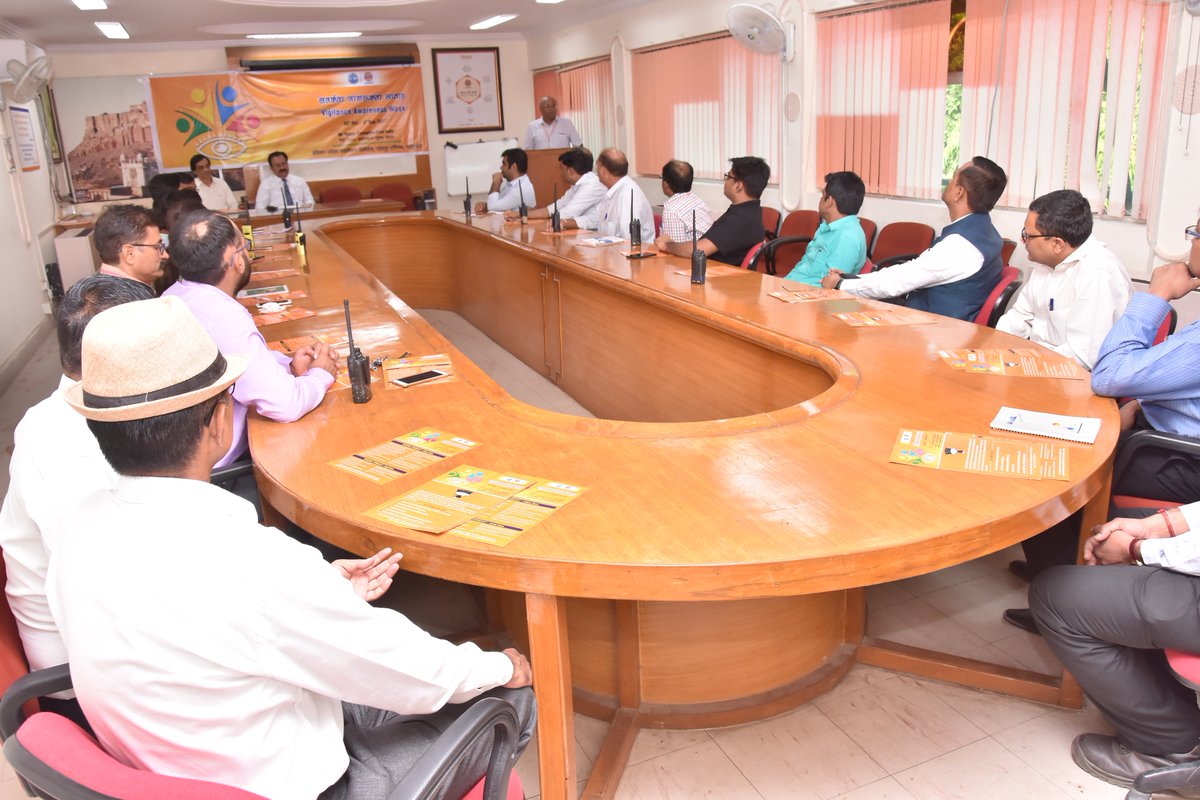 NRVigilance_IOC's tweet photo. Say no to corruption, every NO counts! An awareness workshop addressed by SP CBI-Jodhpur at our Jodhpur Tml #VAW-2017 https://t.co/rH7bhLYLsT