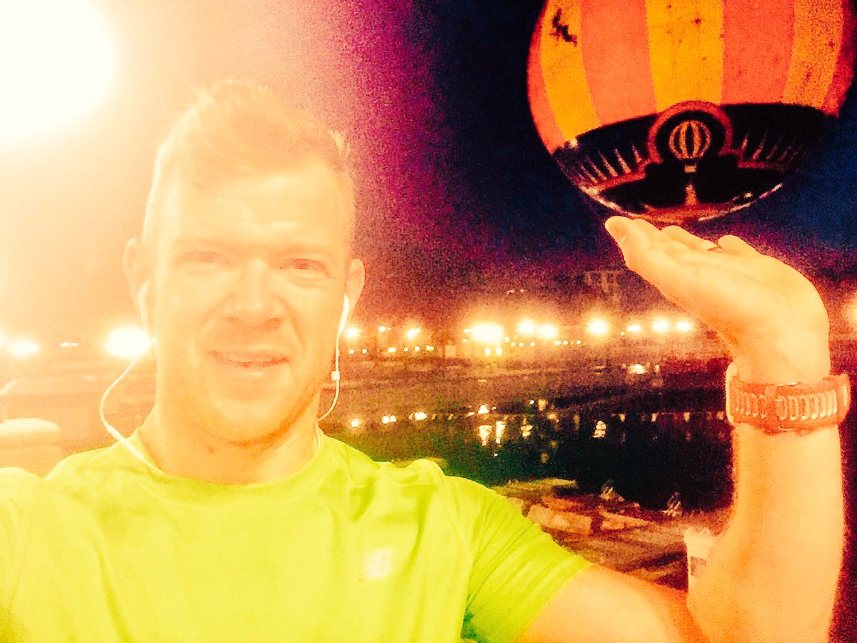 davemoulding's tweet photo. Didn't quite get it right but had a quick go 😝🤣 #runningpose 

🌎
👆🏼 https://t.co/lmd9TyttXk