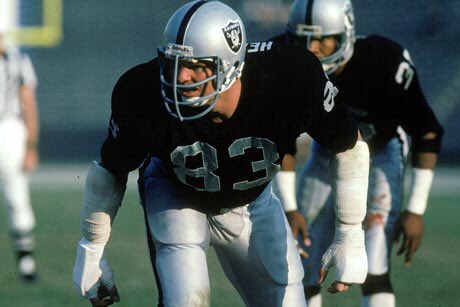 Happy birthday to one of the most colorful personalities to grace the league, Ted Hendricks! ( 