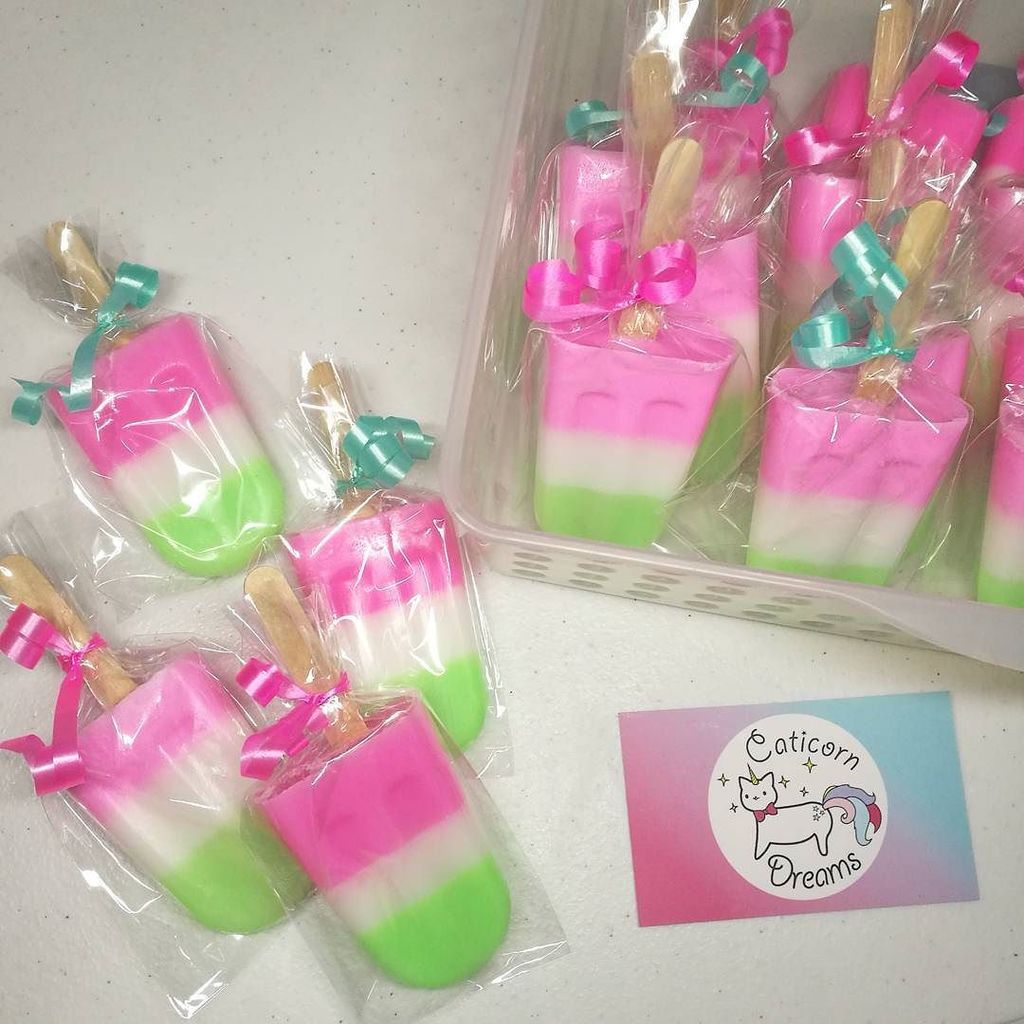 CaticornDreams's tweet photo. 20pcs #soapsicles ready for shipping tomorrow. Thank you for your time trusting #CaticornDreams 🦄🦄🦄 https://t.co/mNi0jHPnMV https://t.co/CQgN6m8G57