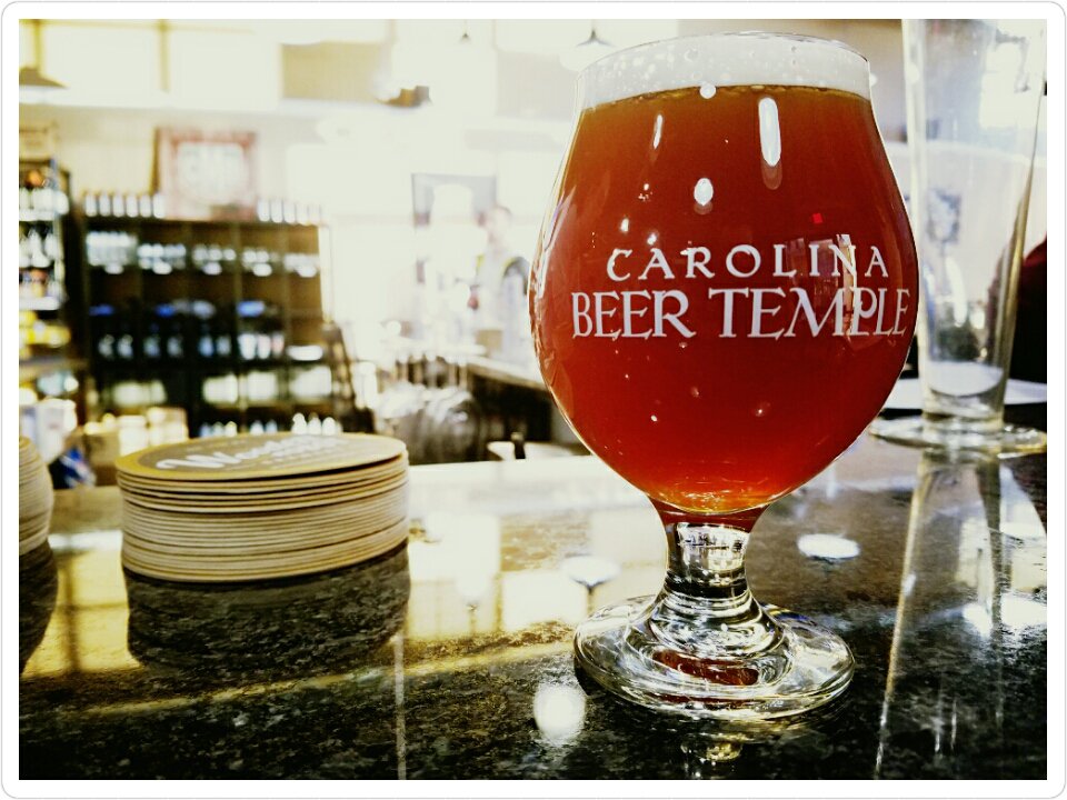 BitesnBuzz's tweet photo. The @WoodenRobotAle Big Red Toboggan #IPA. Huge 8.6% ABV. Found this at @NCBeerTemple in #Ayrsley #Charlotte https://t.co/iHaD4hQEVT