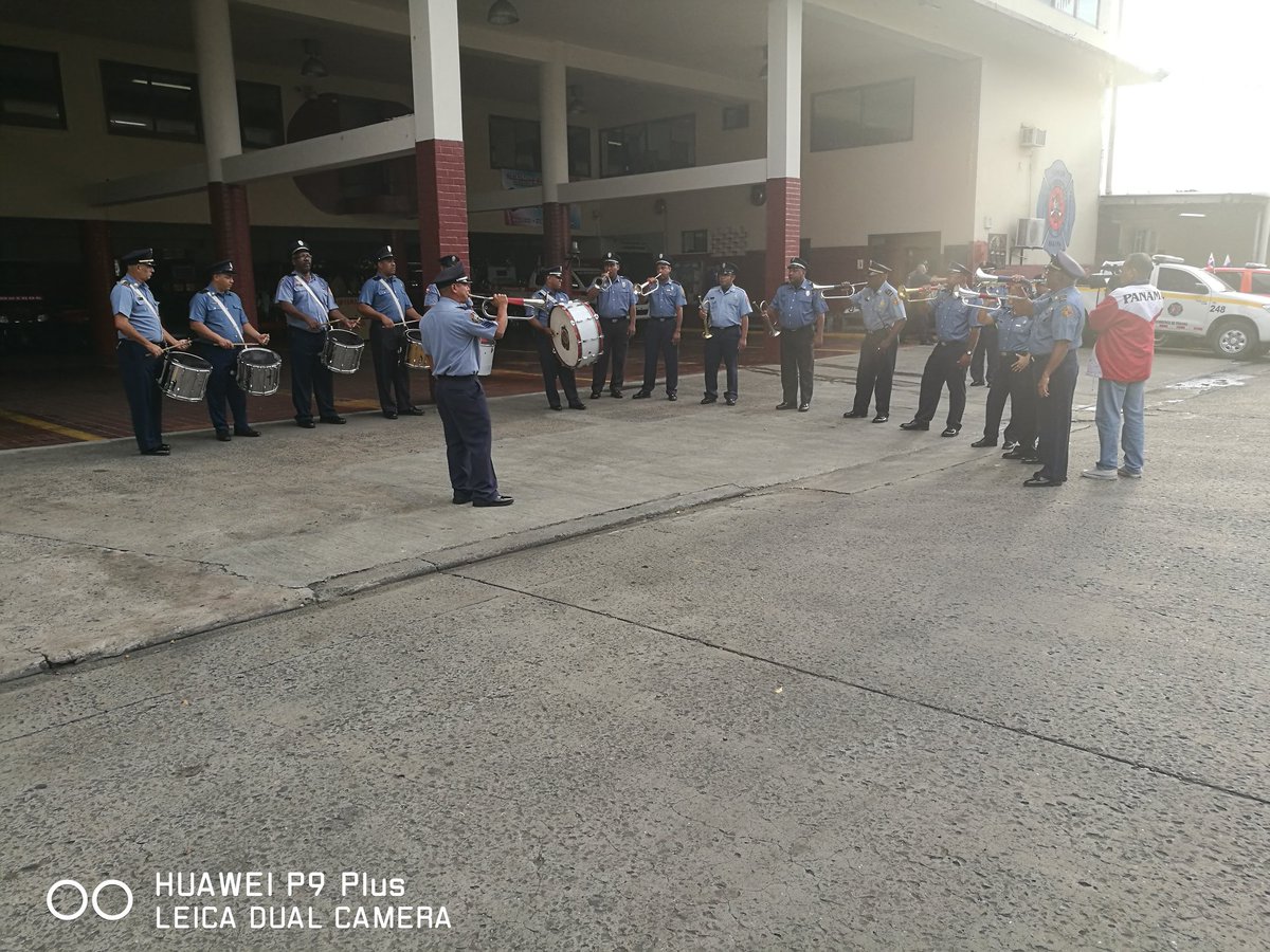 Con la presencia de nuestro DG y SDG, Directores Nal. Y Comandantes. Iniciamos con Dianas el Mes de la Patria. #VivaPanamá