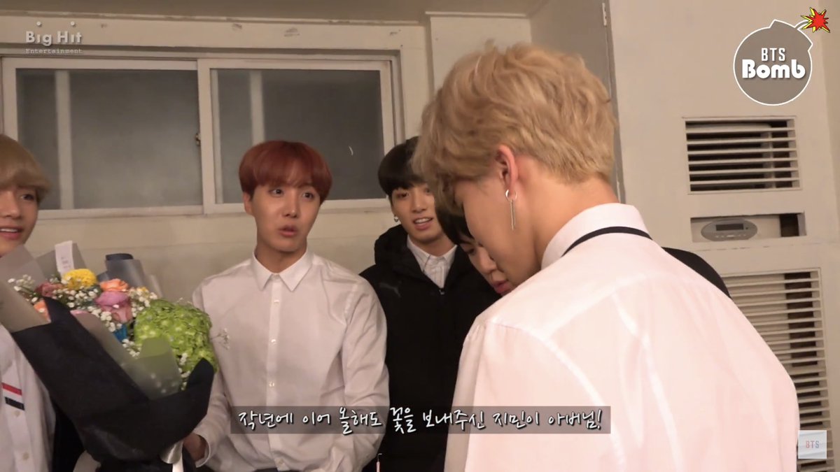 𝔹𝕝𝕠𝕠𝕞 Jhope Jimin These Flowers Are From Your Dad Look At This Msg Son Happy Birthday I Love You I Felt Like Crying When I Read It T Co Pefp3en1jc 𝔹𝕝𝕠𝕠𝕞 Jhope Jimin These Flowers Are From Your Dad Look At This Msg Son Happy Birthday I Love You I Felt Like Crying When I Read It T Co Pefp3en1jc