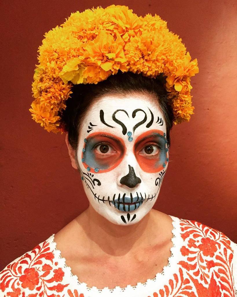 chitocardenas's tweet photo. Day of the Dead. Yucatán México. Mila’s momma with a drop dead gorgeous look. #diadelosmuertos #halloween #dayofth… https://t.co/kWaUk4YpIu https://t.co/VeTYwQKuTd