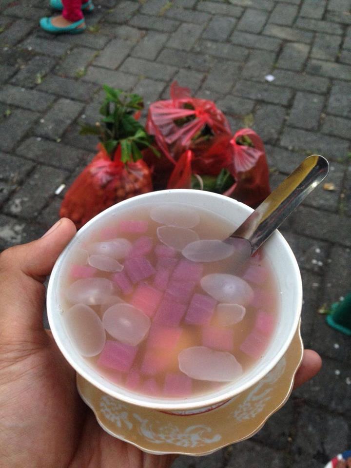 wawanqu_adalima's tweet photo. Menikmati dinginya udara bandungan, nikmatnya sate kelinci, Sate Kelinci &amp; hangatnya wedang ronde. https://t.co/JZTZ8eACVx