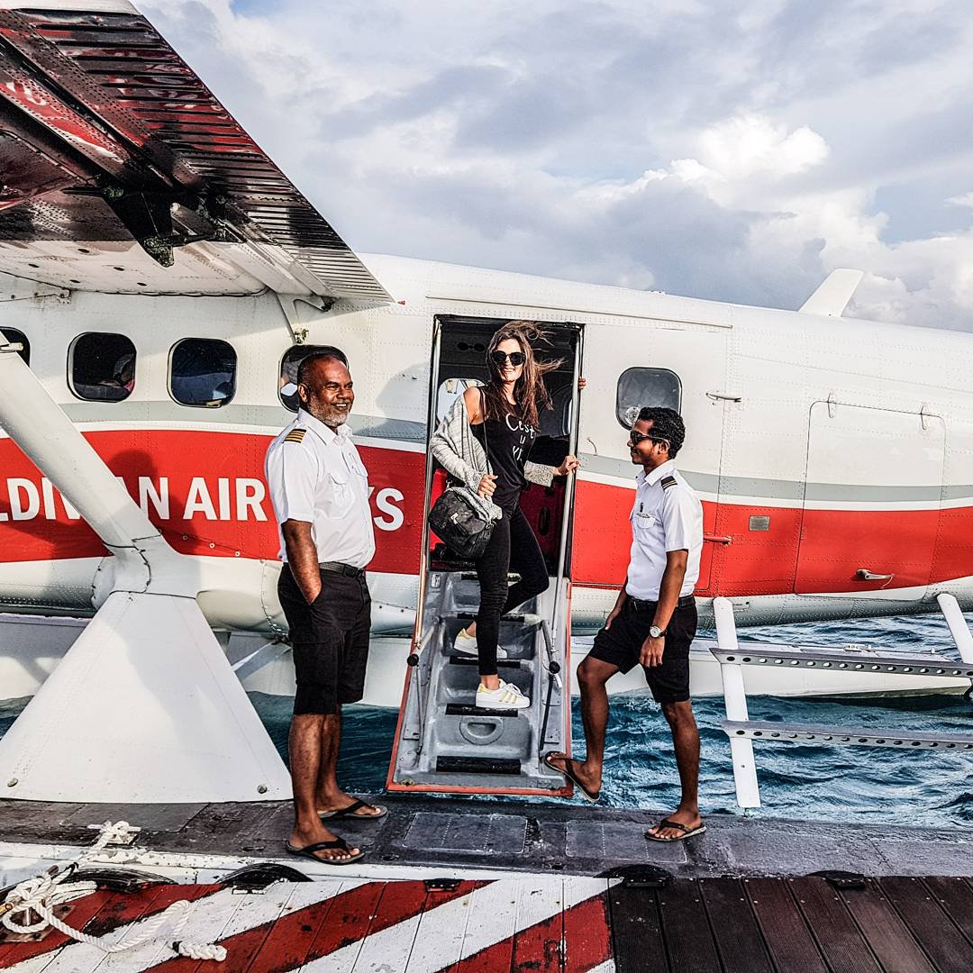 And that's my wife boarding our #seaplane (while looking amazing) 😗

<a href="/DiamondsResorts/">Diamonds Resorts</a> 
#diamondsathuruga  
#maldives
#travel