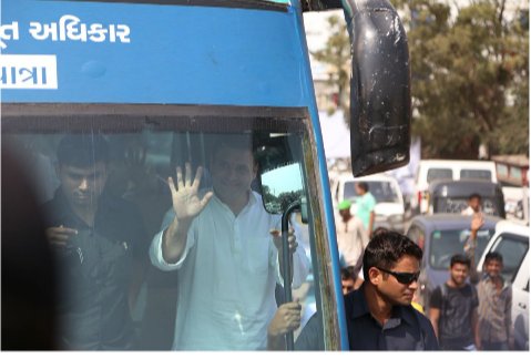 ajitsachdeva4's tweet photo. #गुजरात आमोद में @OfficeOfRG का भव्य स्वागत
#IAmGujaratIAmCongress https://t.co/72Pxwv4VTy