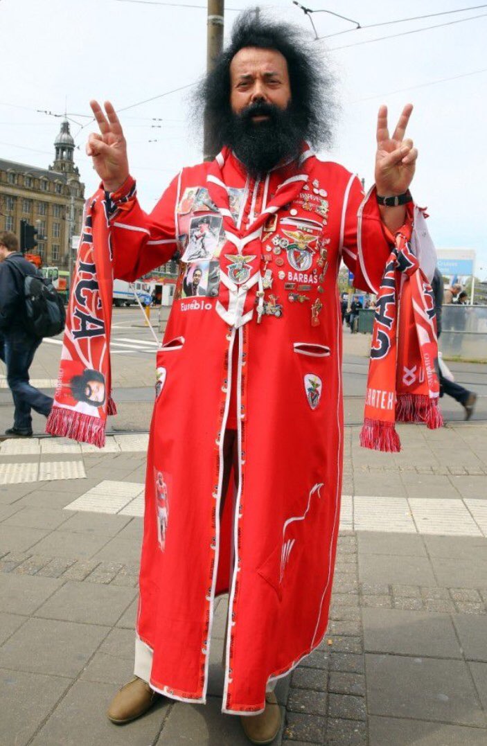 JohnnyBQuintero's tweet photo. Yesterday I had the pleasure of meeting #Obarbas no.1 Benfica fan. https://t.co/ip2yXEjQZe