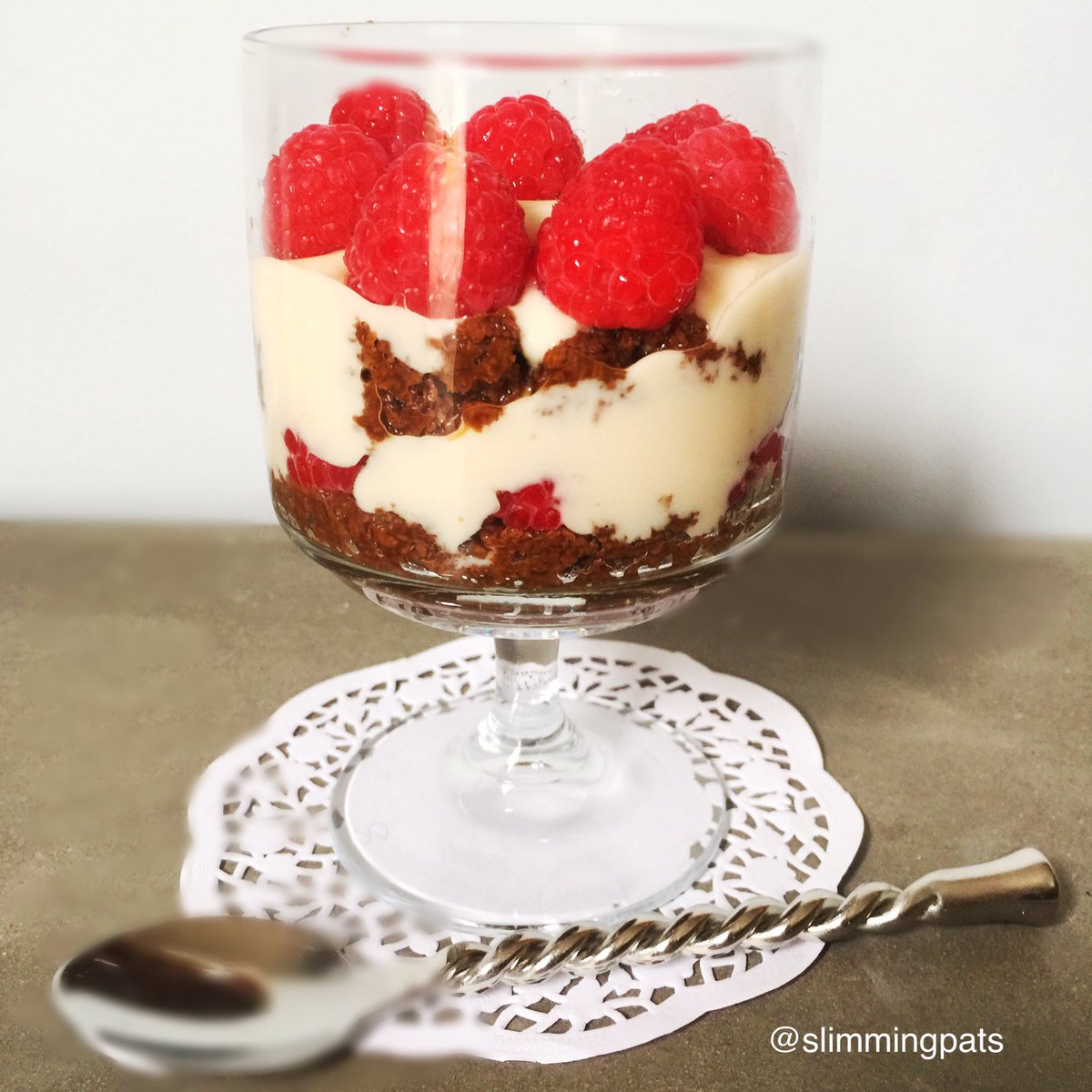 slimmingpats1's tweet photo. #ggcrispbread #scanbran soaked in hot #coffee layered with yogurt & #raspberries #lowfat #highfibre #sw #swuk #slimmingworld #swbreakfast https://t.co/himz6jUIQs