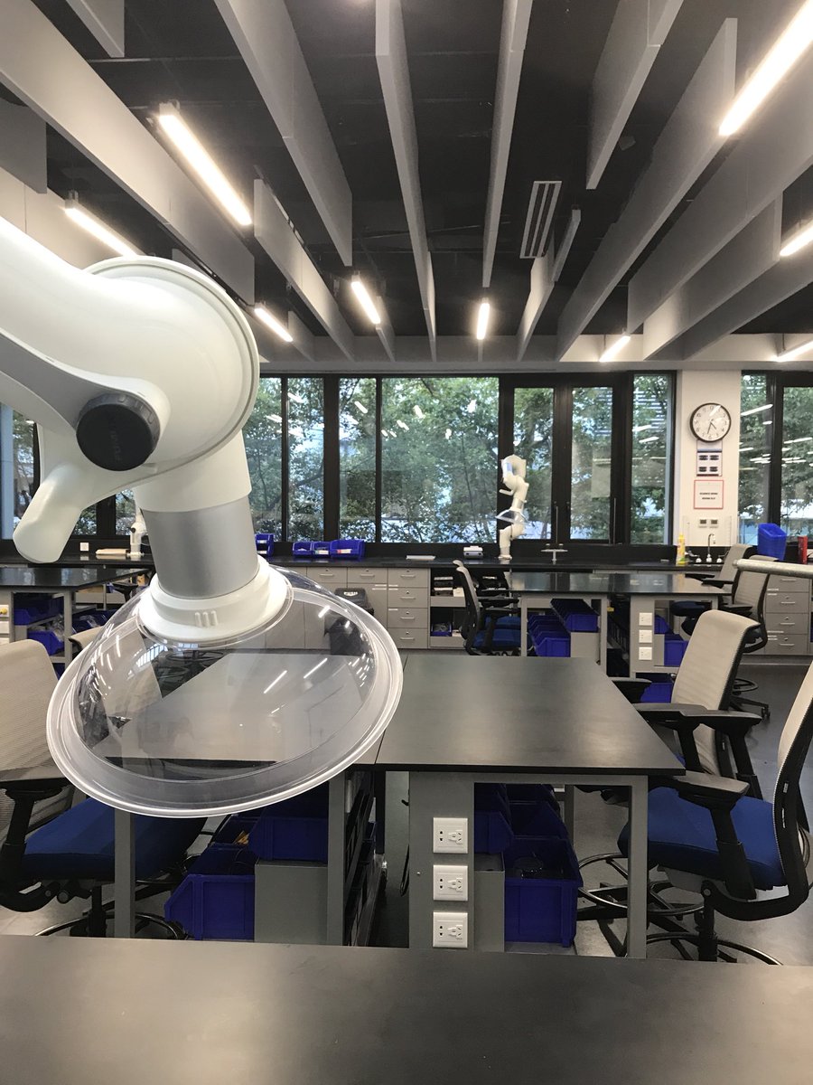 feetetweet's tweet photo. Checking out the amazing #innovation #Learningspace at #saschina #learning2 #muchjealous #swe17 #isedcoach https://t.co/e1fx7Ksnae