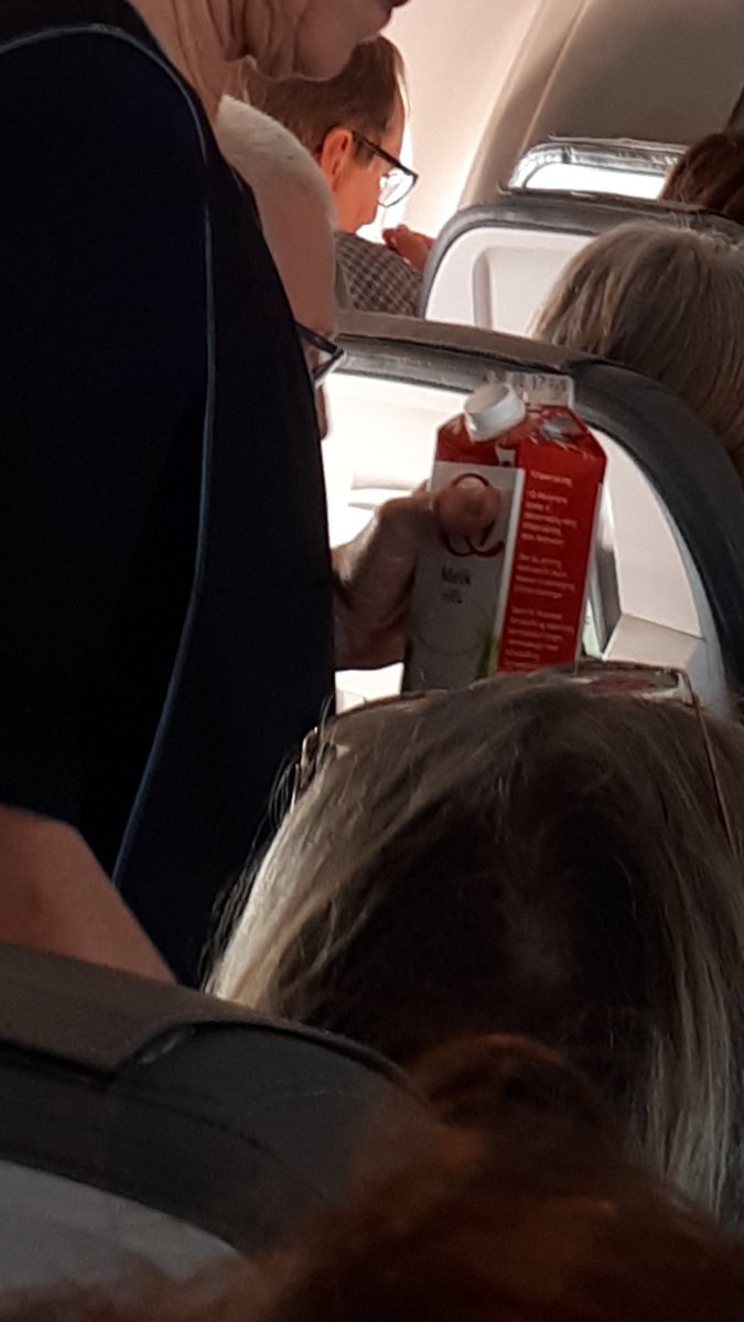 DankertsenFrank's tweet photo. Syntes det var noe kjent.... Q-melk servert utenfor Afrikas vestkyst.... https://t.co/lRJHT2fc0Y