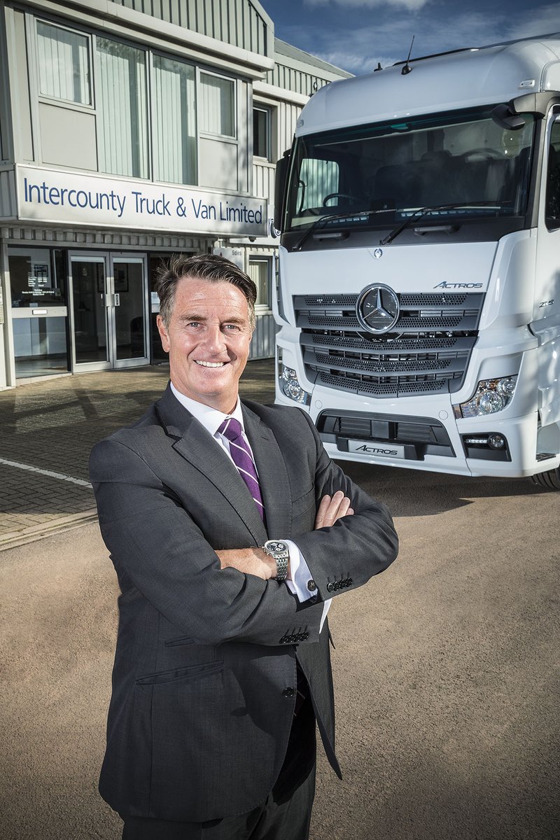DaimlerTruckUK's tweet photo. @simonelliott33 Joins @IntercountyMB today as their new Managing Director - welcome back Simon! ππΌπ https://t.co/4yFXy0A5GW #SimonsBack https://t.co/qv9Yyd68RY