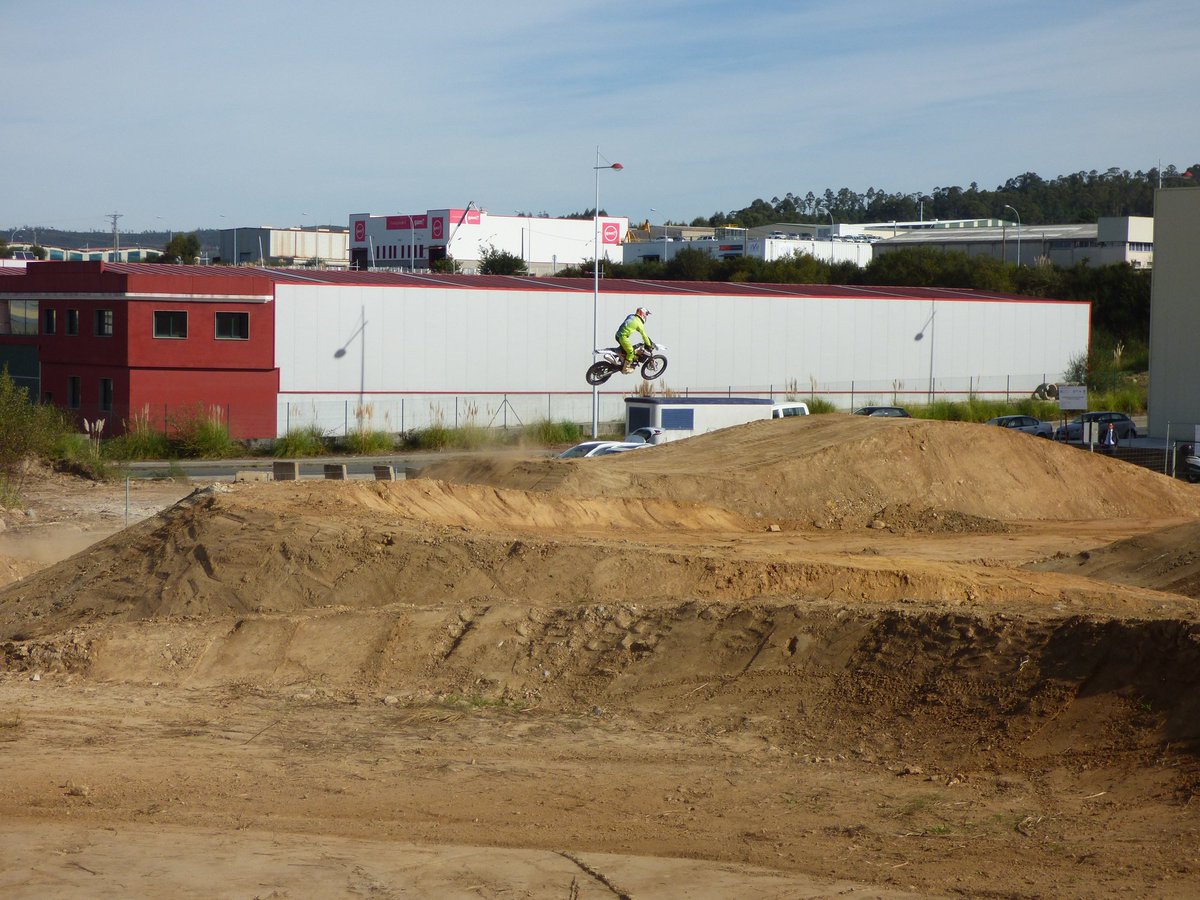 afragafeitamar's tweet photo. Román Pérez valida el Circuito Municipal de #Motocross de #Cabanas #AFragaFeitaMar https://t.co/NkNOHZZRUB https://t.co/d48Tsmq8m5