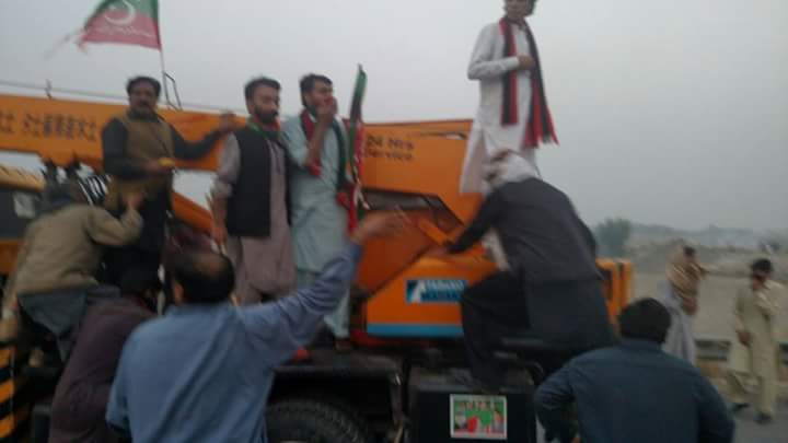 AhmedZebPTI's tweet photo. At Swabi intrchnge on 1Nov 2016 fr #ISBLockDown Jst bcz of IK's & our immense struggle Panama case sued in SC&eventually NS got disqualified https://t.co/UuQ3gAlZra