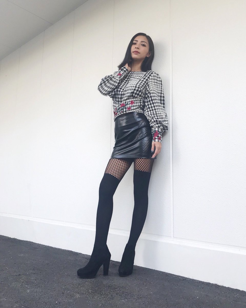 shieryy_style's tweet photo. CALZEDONIA(@TweetCalzedonia)の
タイツキャンペーンに参加してるよ🌹✨
キャンペーン���詳細は、https://t.co/x7l7FvQx7A
でチェックしてね！ https://t.co/xhSQNRIogh