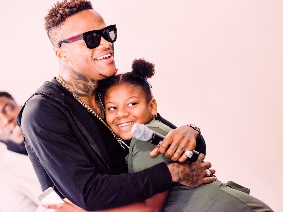 TheFxmily_'s tweet image. This is how we’ll be smiling at Satan when we enter the Borough of Croydon with our new souls this Sunday! 😁😊

#WordWeek
#SPACCroydon2017