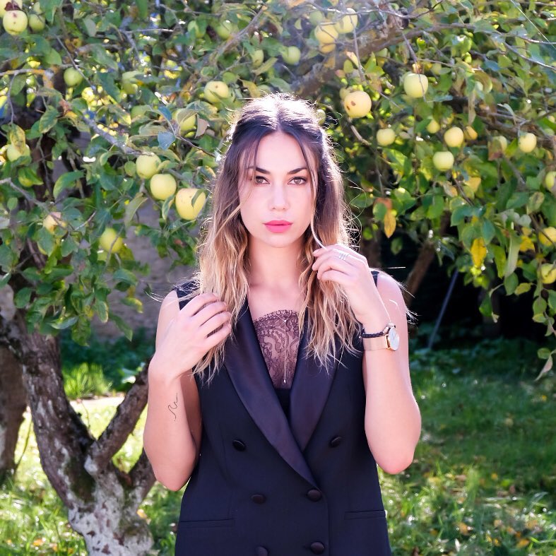 LaTeamClio's tweet photo. Un peu de beauté dans votre TL avec une petite photo de notre @ClioOfficiel nationale 😘 #teamclicli 
Bonne journée Twitter❣️ https://t.co/rJCw4aGNeK