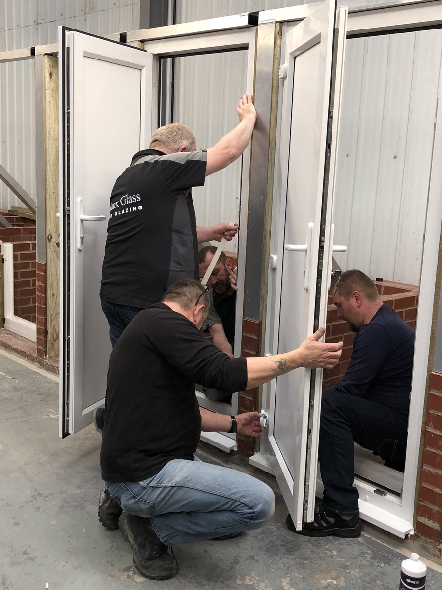 GlazeriteLtd's tweet photo. @manxglass attending the @floodangel approved installer training course yesterday. Become a BSI approved installer - https://t.co/JuBHSDZerj https://t.co/ziPVxIds5Y