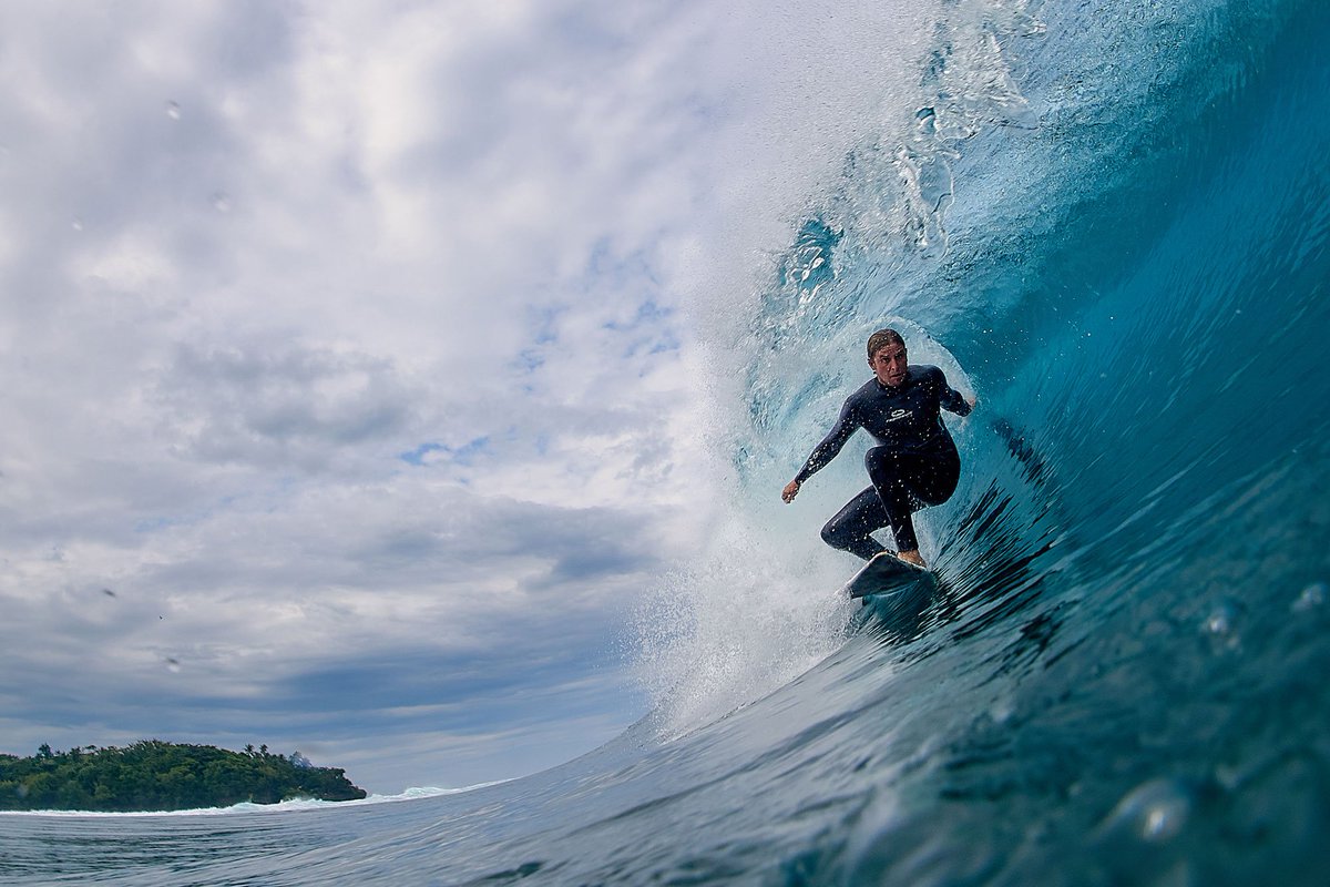 rapidsuit's tweet image. #surfphotography #surfing #cloud9 #philippines #wetsuit #wirgründen