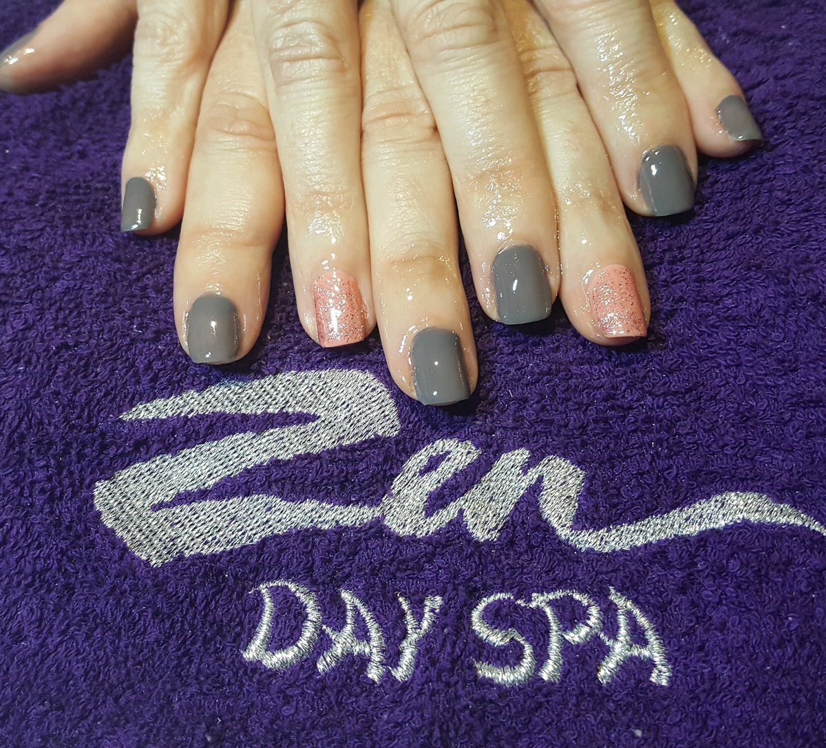 Another happy lady with her fresh gel polish for only £10 💅 To book call the spa on 02830278088 💕 #gelpolish #newry #grey #rosegold