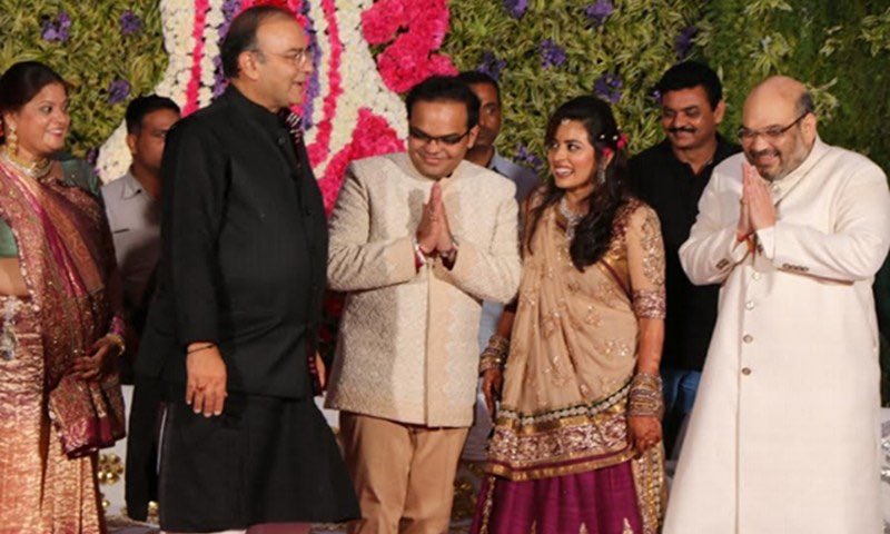 A Family of Poor entrepreneur Thanking Arun Jaitley for “Ease of Doing Business” after making 80.5Cr turnover from just 50k revenue.(2017)