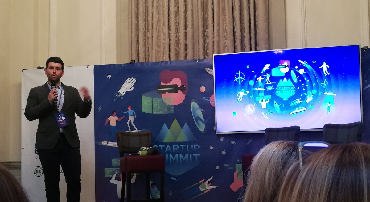 Retromixerr's tweet photo. Great presentation from Michael Corrigan of trtl #SUS17 #retromixer https://t.co/OOxs8ADVOR