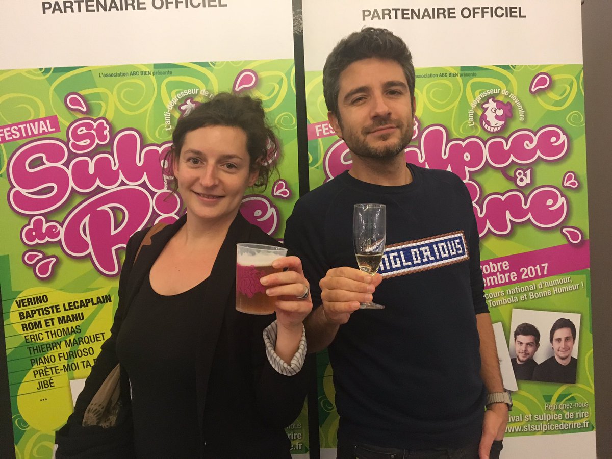 EmmaStandUp's tweet photo. Devinez qui était première partie et qui était tête d'affiche hier. 
Un seul indice, les boissons. Merci encore, @verinaze ! https://t.co/usyVs9VSUL