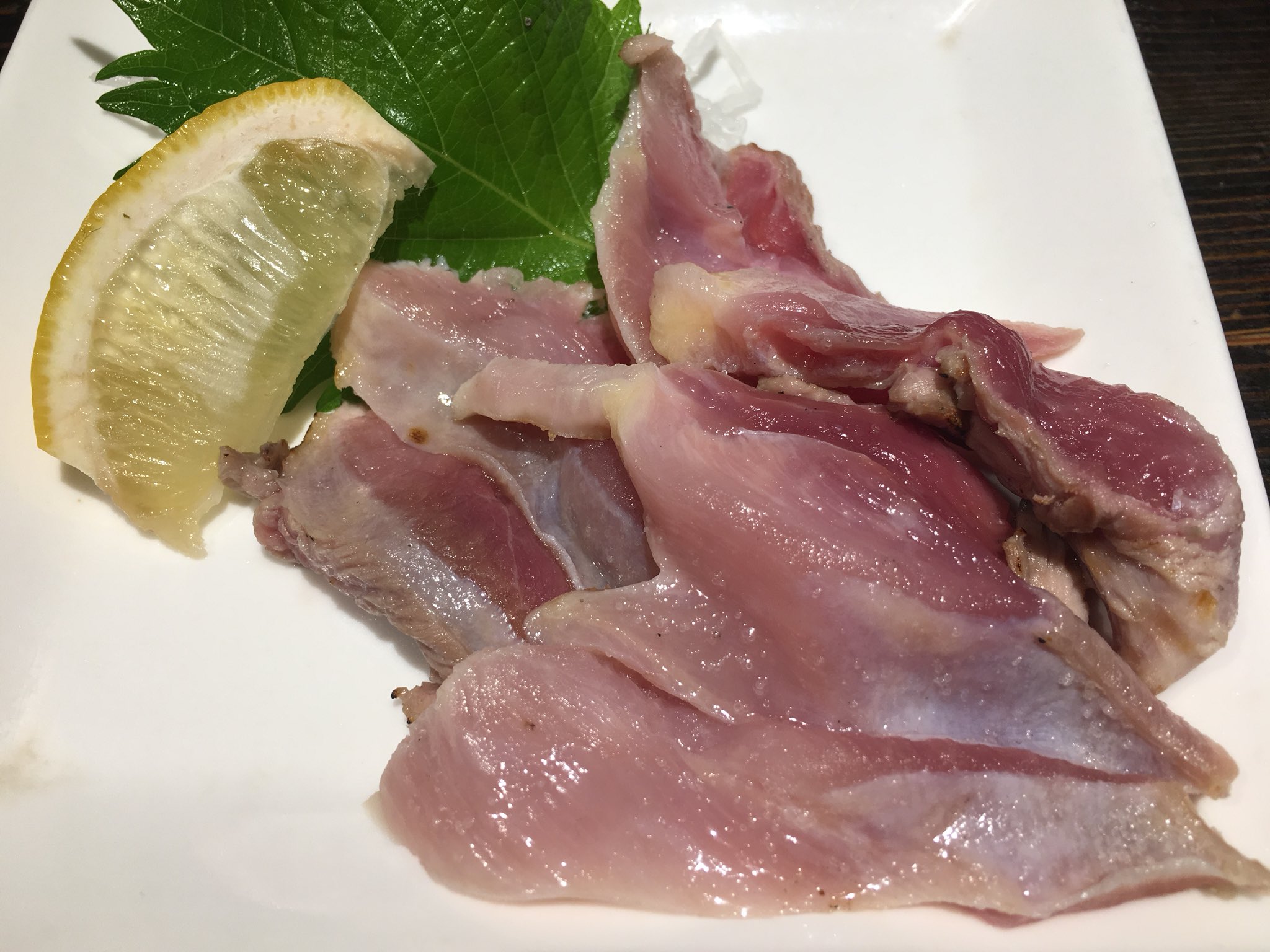 珍獣屋 食用カラスが入荷しました 山形の米やフルーツ だだちゃ豆などで育てられた食用カラス 赤身の味が絶品なので炙り刺しで食べて頂きます 11月限定鍋の予約をされてるお客様だけがオーダーできる限定品です 珍獣屋 珍獣屋 食用カラスが入荷しました 山形の米やフルーツ だだちゃ豆などで育てられた食用カラス 赤身の味が絶品なので炙り刺しで食べて頂きます 11月限定鍋の予約をされてるお客様だけがオーダーできる限定品です 珍獣屋