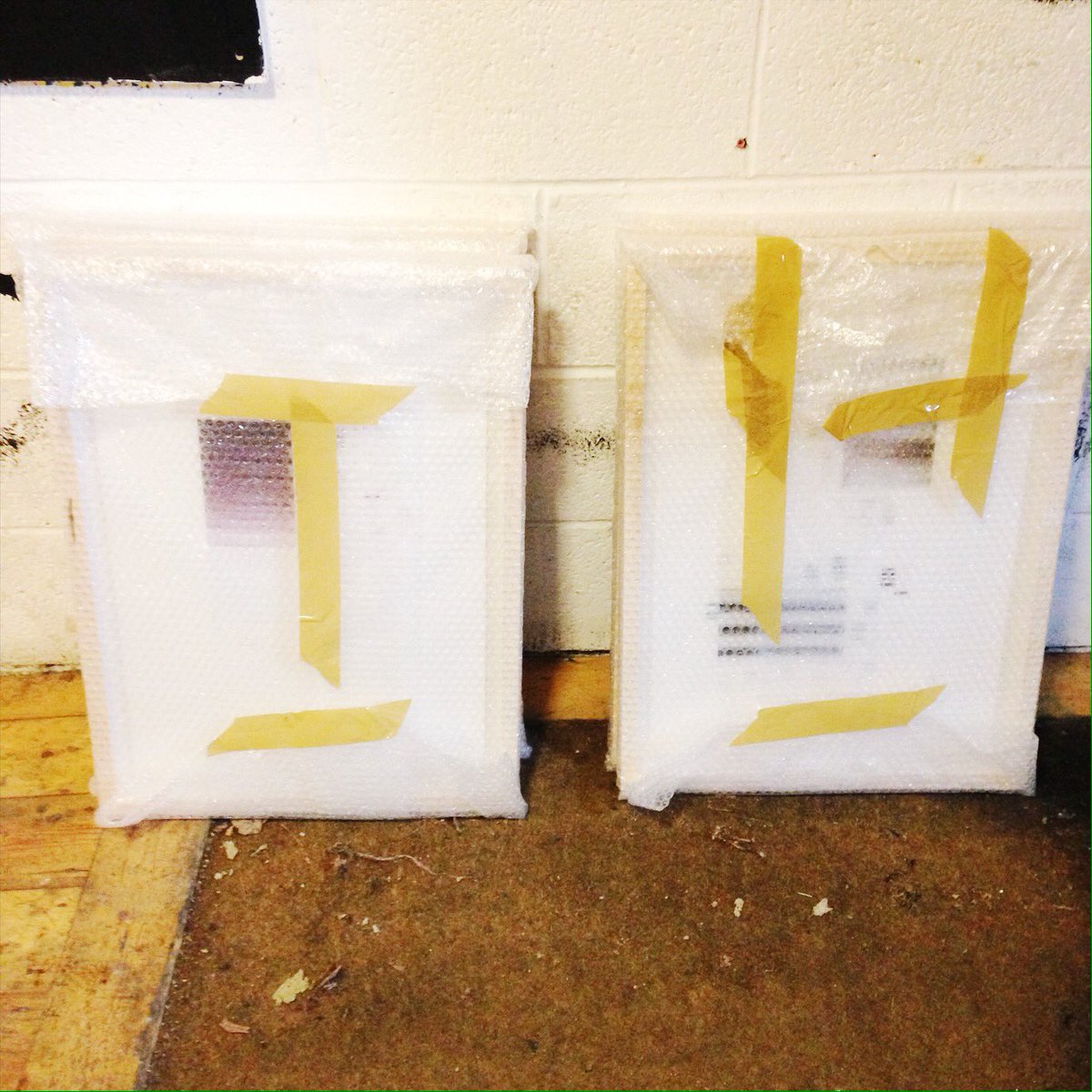 anna_gracie's tweet photo. Picked up newly framed work from #ManchesterCustomFraming and now on way to @OldGranadaMCR to be installed for #InNothingFlat exhibition! https://t.co/I4eHzZpCmc
