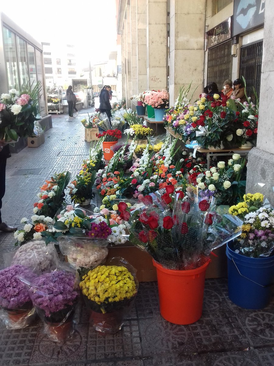 A #TodosLosSantos les gustan las #flores 

Imagínate lo que le encantan a los vivos