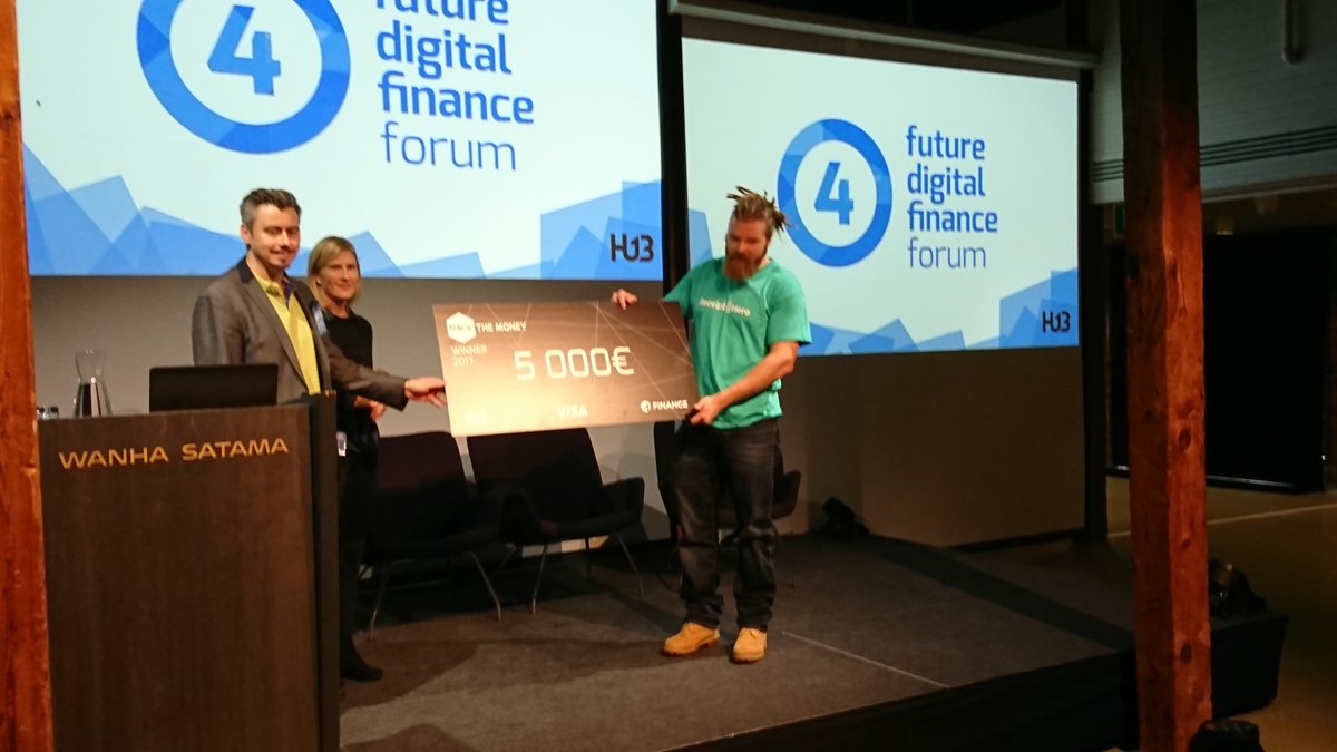 HelsinkiFintech's tweet photo. #hackthemoney 2017 winner is @eTasku! #fintechland https://t.co/exrnczXbke