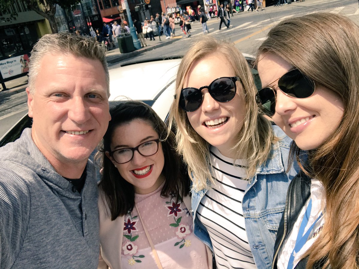 ThankYouLozzy's tweet photo. Never forget our adventure day and meeting this Uber lege ✨✨✨ R♥️ https://t.co/wyJkWAPYpc