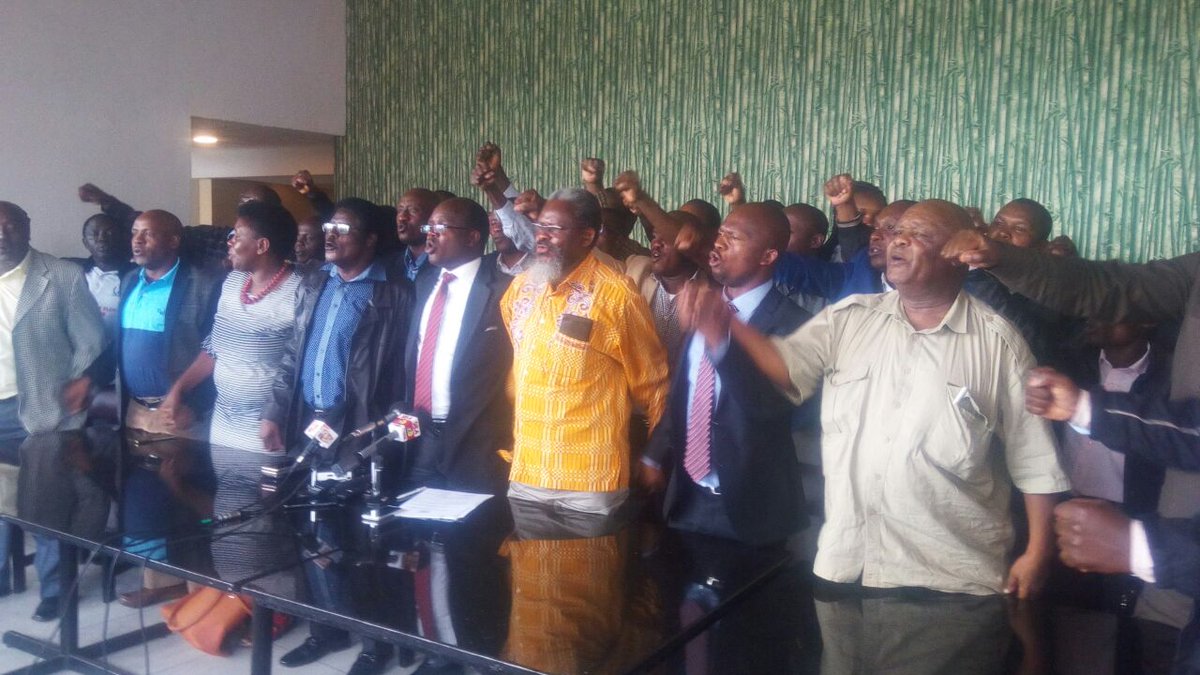 SirecksSamuel's tweet image. Day 1 of #LecturersStrike...am seeing myself graduating after Vision 2030..Hhh^®