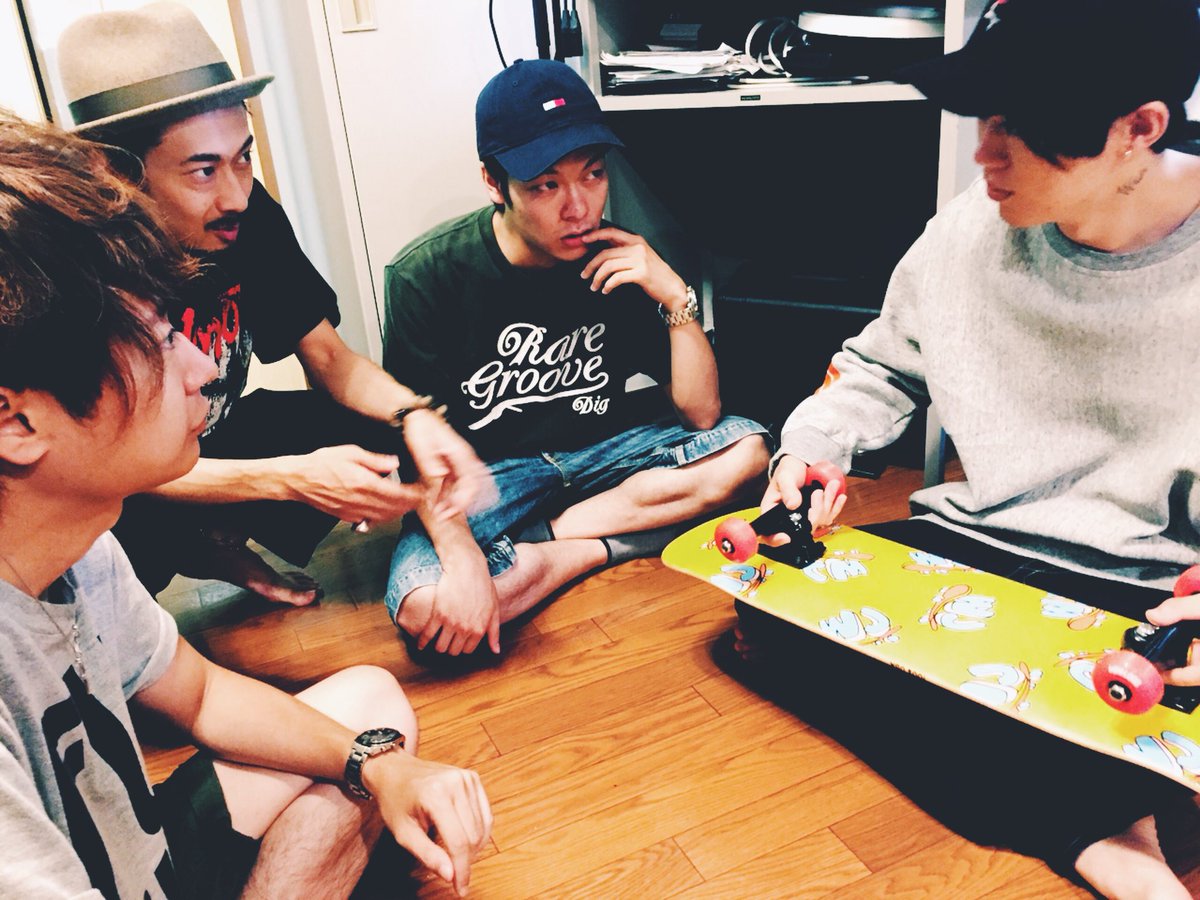 【リリース情報✨】
GAMISMラストの音源を会場限定で販売決定‼

M1.モーニングコール
M2.ドカーンとバーン
￥1000

🎤販売会場
▶11/6　六本木morph
▶11/12 仙台MACANA
ぜひゲットしてください！

※写真（2枚目）はモーニングコールの制作風景🎙