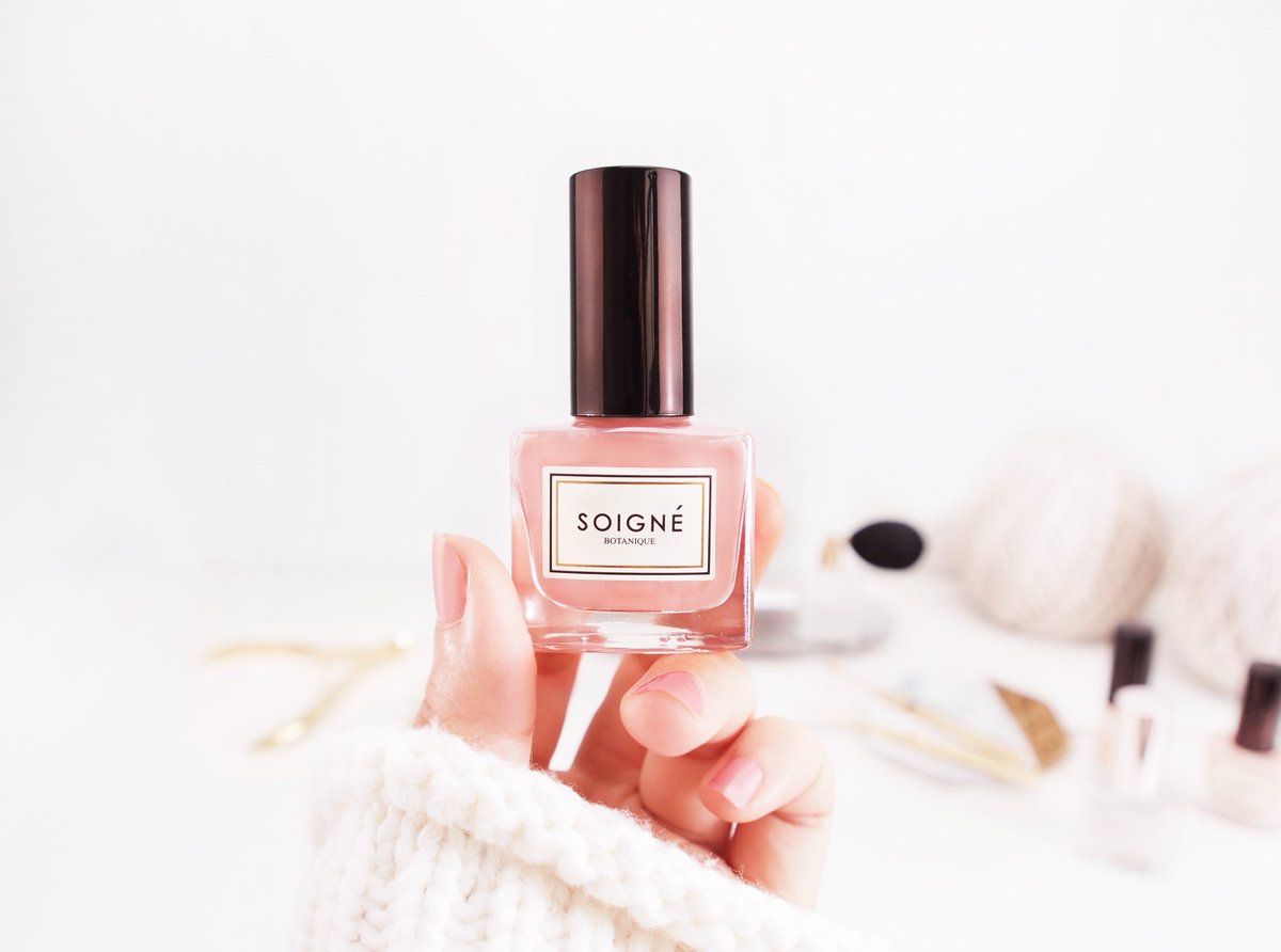 Time to pick a perfect shade #limonaderose for the cold season. #winteriscoming #soigne #botanical #nailpolish #5free #nails #nailstagram #nailswag #bblogger #notd #ootd #nailsalon #fblogger #nailart #manicurist #swag #nontoxicmakeup