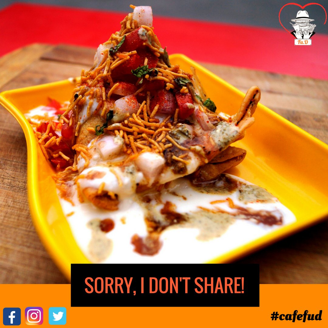 CafeFuD's tweet image. "Joey Doesn't share food !!! " 
And for this yummy Samosa Chaat neither Do I.
.
.
Tag those friends who doesn't like sharing their food..!!