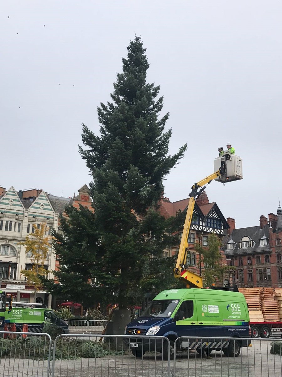 MyNottingham's tweet image. Look what&apos;s arrived in Old Market Square #Nottingham 👀🎄This year&apos;s 60ft #Christmas tree will be decorated with 4,000 fairy lights ✨✨