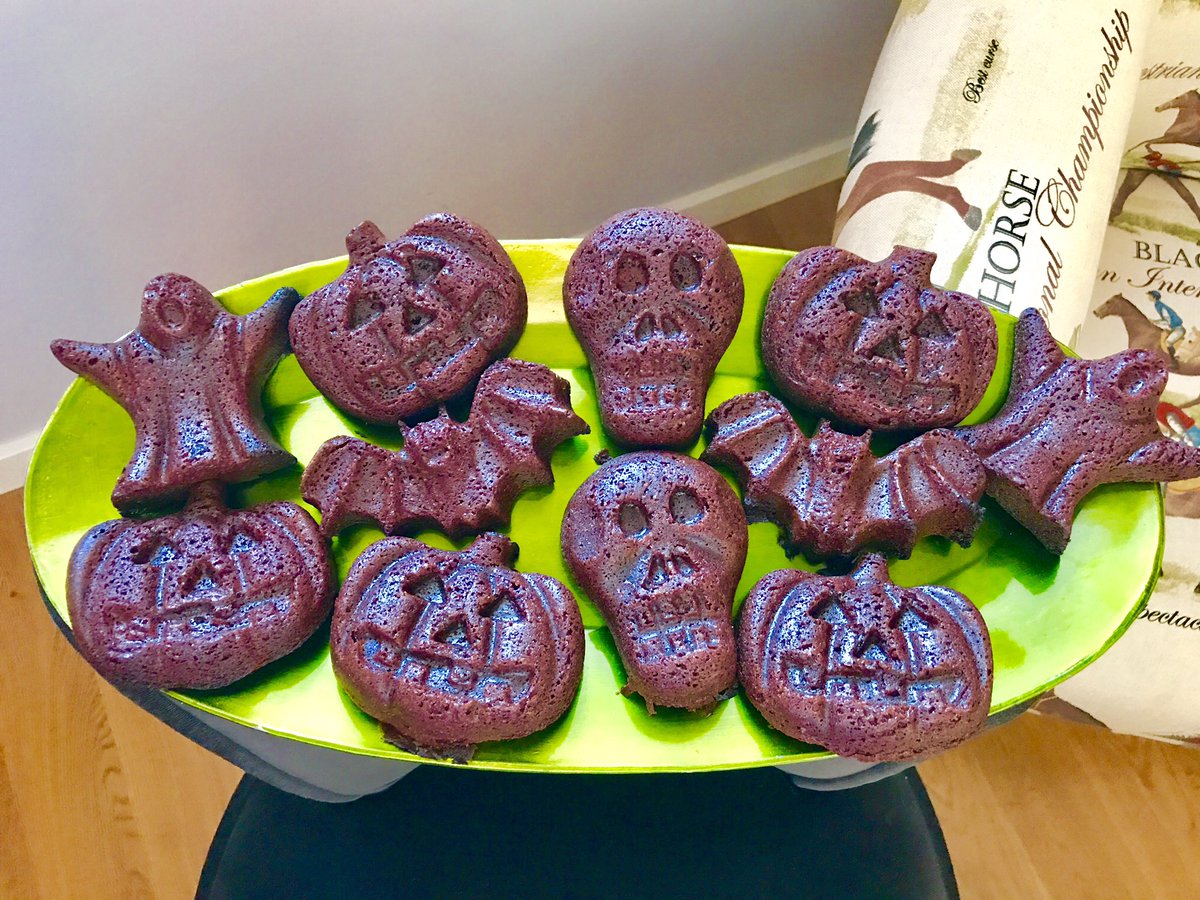 artbcn's tweet photo. #artbcnFOOD • #artbcnPICS • #HappyHalloween • #Halloween • #Halloween17 • #Halloween2017 • #brownie • #homemadehalloween https://t.co/L1LmbITe3J