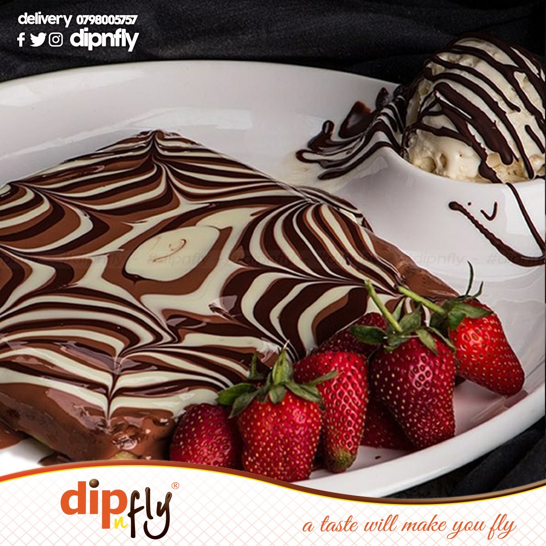 dipnfly's tweet photo. أطيب استراحة بعد يوم طويل! و��فل ديب ان فلاي مغطاه بالشوكولاتة البلجيكية الفاخرة وسكوب من الايس كريم المفضلة لديك
#dipnfly #crepe #strawberry https://t.co/2Lnckmsf01