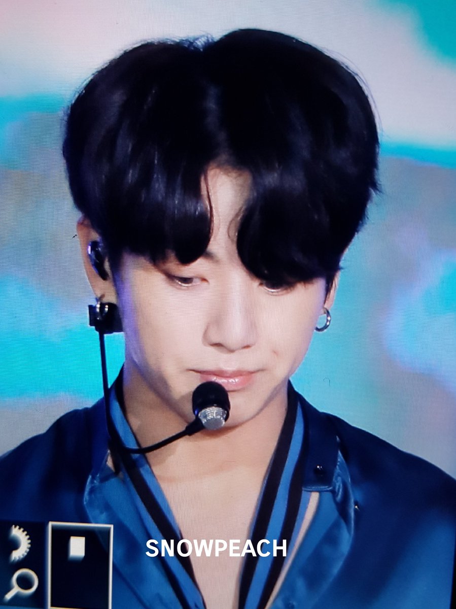 JUNGKOOKcokr's tweet photo. 171101 ❤ #정국 @BTS_twt https://t.co/Icn32nmfOM