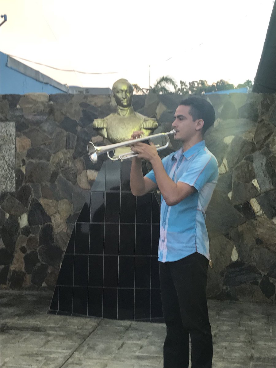 #MesAniversarioCicpc en Nueva Esparta hace munito de silencio con toque de trompeta en honor a los caídos en la lucha contra el crimen