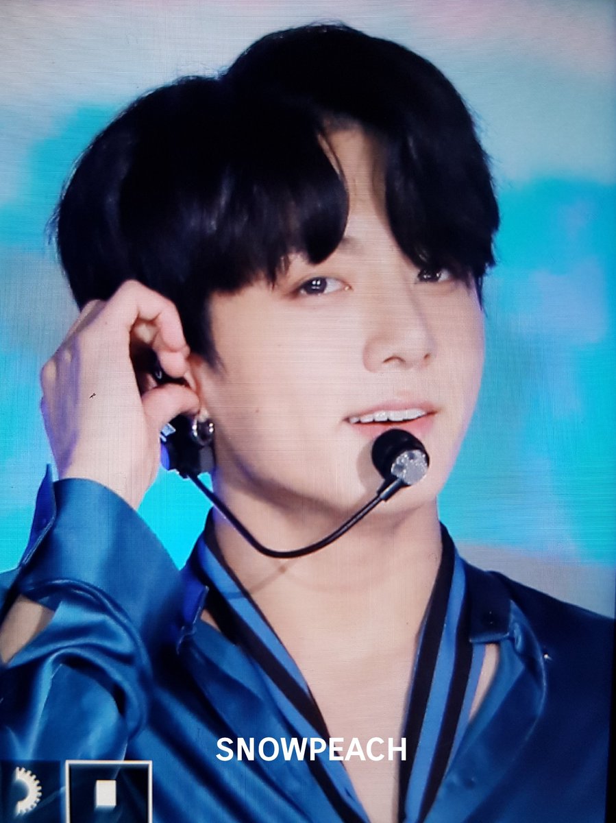 JUNGKOOKcokr's tweet photo. 171101 ❤ #정국 @BTS_twt https://t.co/Icn32nmfOM